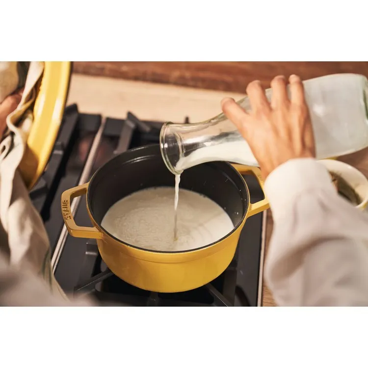 5.5-Quart Cast Iron Round Cocotte Dutch Oven - Citron