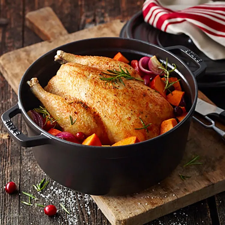 5.5-Quart Cast Iron Round Cocotte Dutch Oven - Matte Black