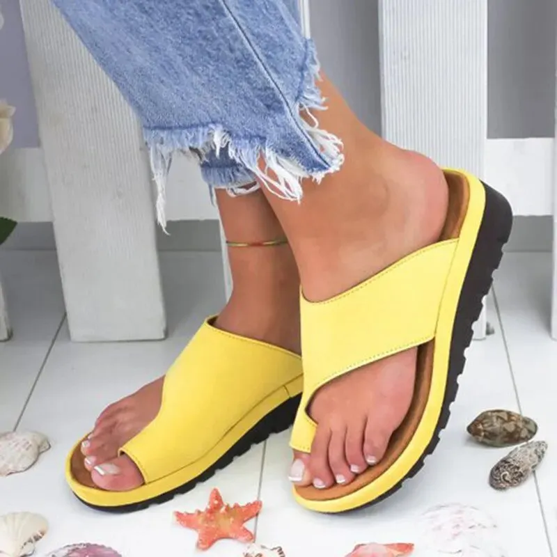 Effortless and casual orthopedic Slides